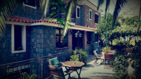  Hotel Adonis  Митимна